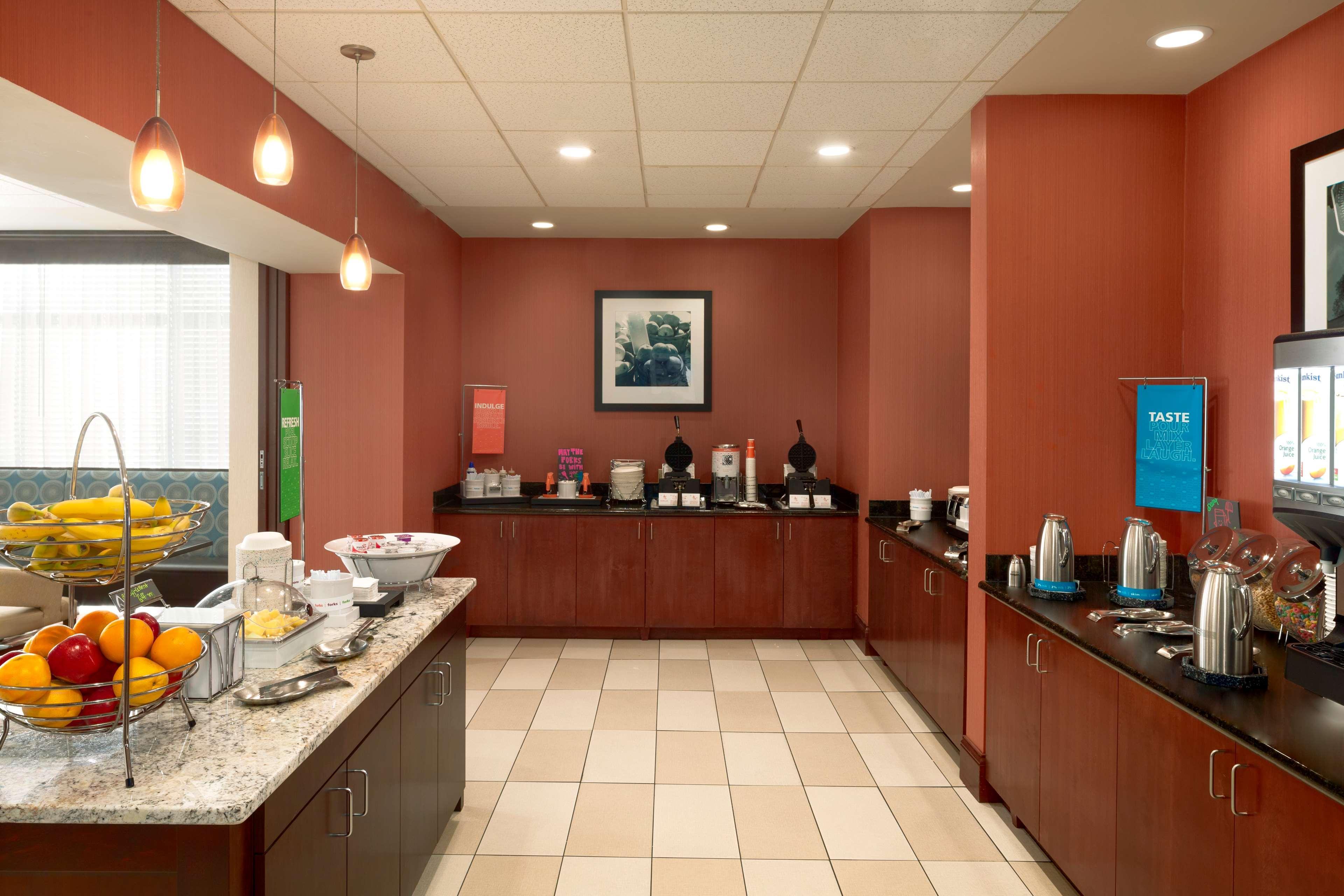 Hampton Inn Knoxville-East Exterior photo